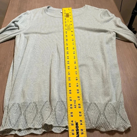 Women’s Loft Top Size Large - Picture 5 of 8